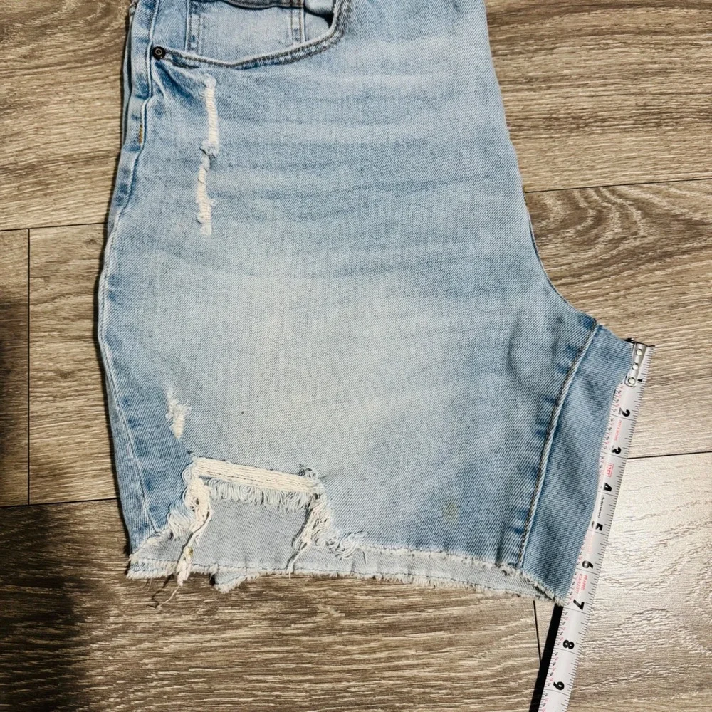 Celebrity Pink Women Light Wash Distressed‎ Denim Shorts Cutoff Frayed Hem 17/33